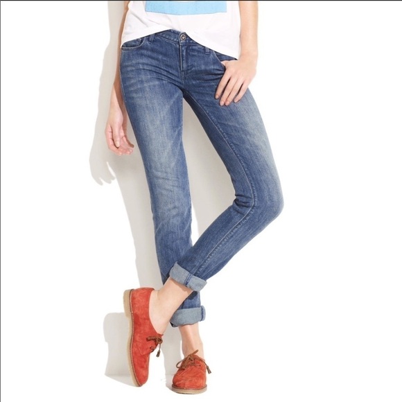 Madewell Rail Straight Distressed Whiskered Wash - Picture 1 of 7